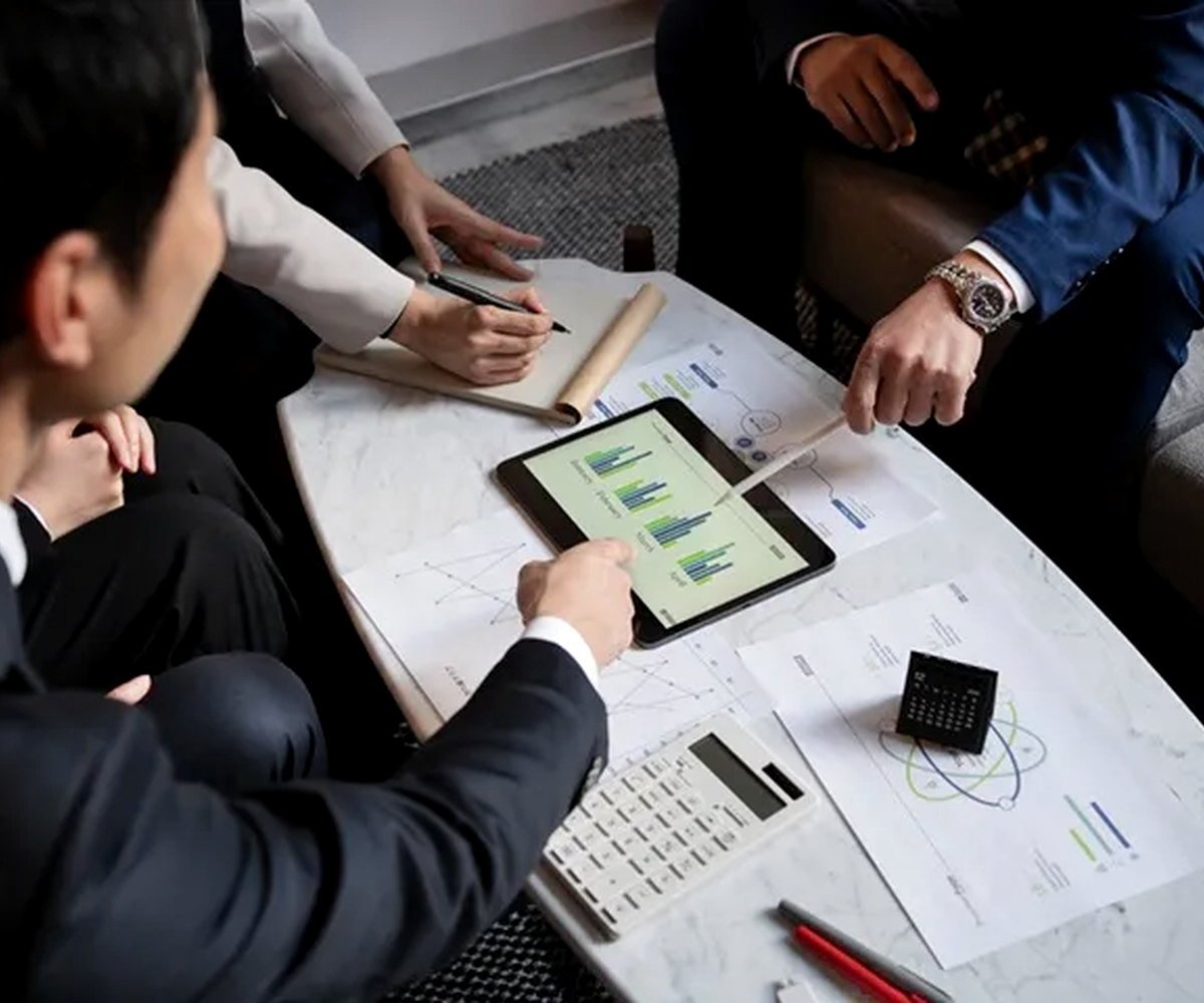 How we work with investors